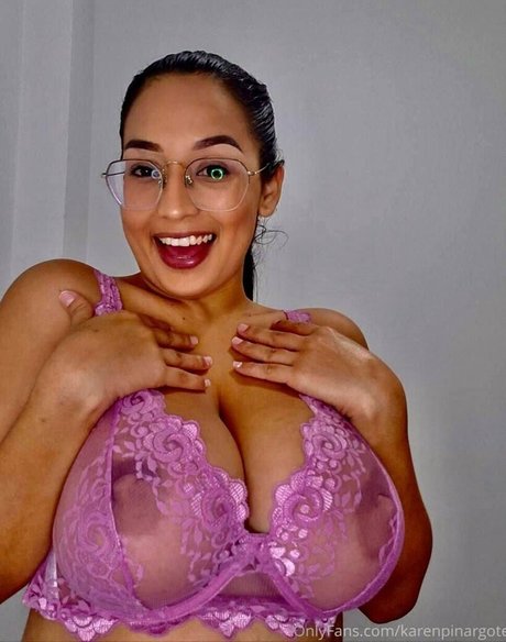 Naakte gelekte OnlyFans-foto van Karen Pinargote Torres