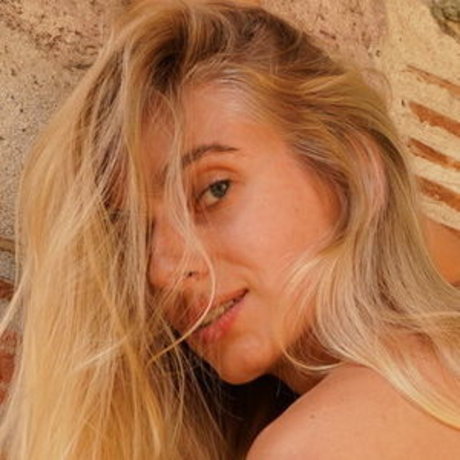 Naakte gelekte OnlyFans-foto van Vodkaqueen