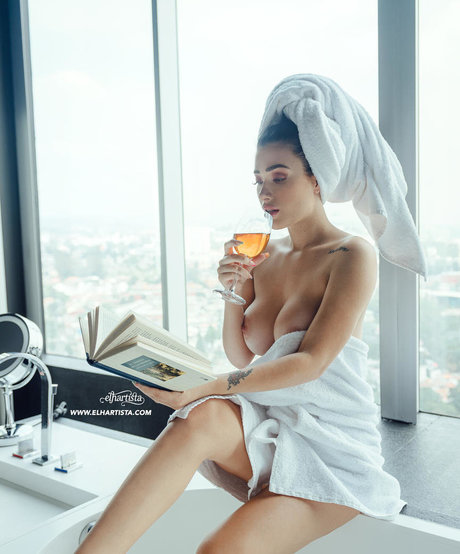 Naakte gelekte OnlyFans-foto van Elhartista