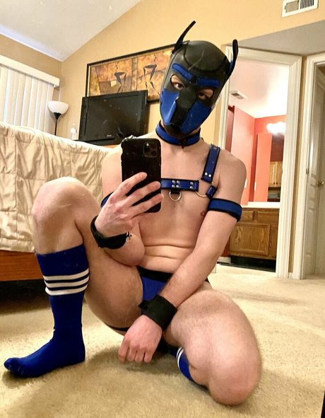 Naakte gelekte OnlyFans-foto van Holetrainerleo