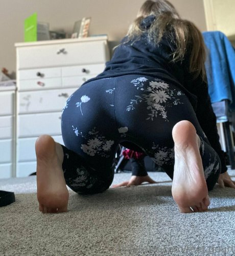 Naakte gelekte OnlyFans-foto van Feetguurl