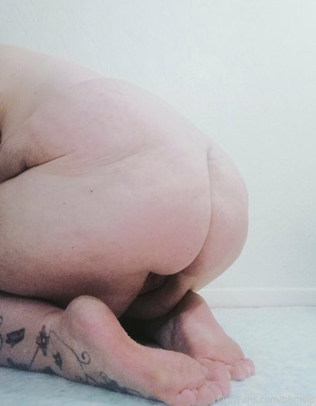 Naakte gelekte OnlyFans-foto van Mistressmel1