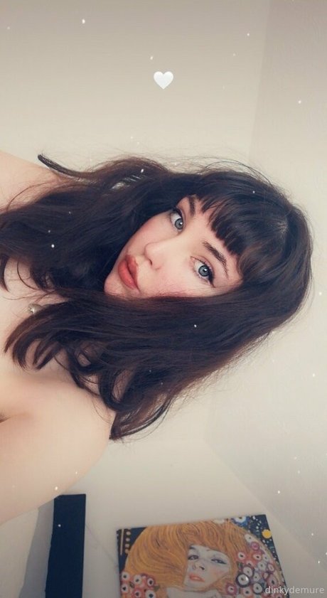 Naakte gelekte OnlyFans-foto van Dinkydemure