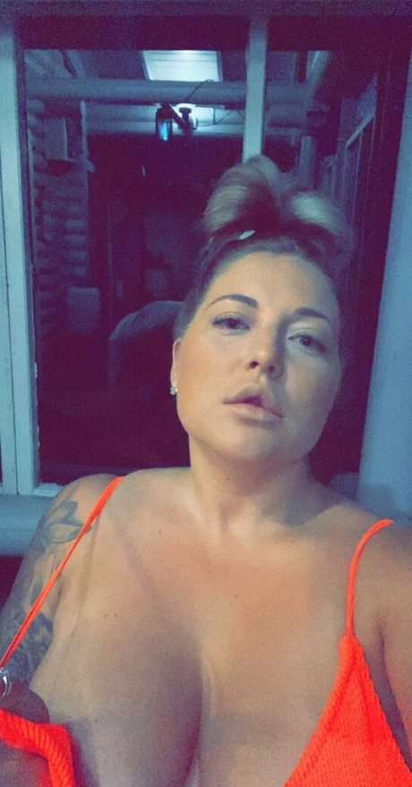 Naakte gelekte OnlyFans-foto van Ellitelli