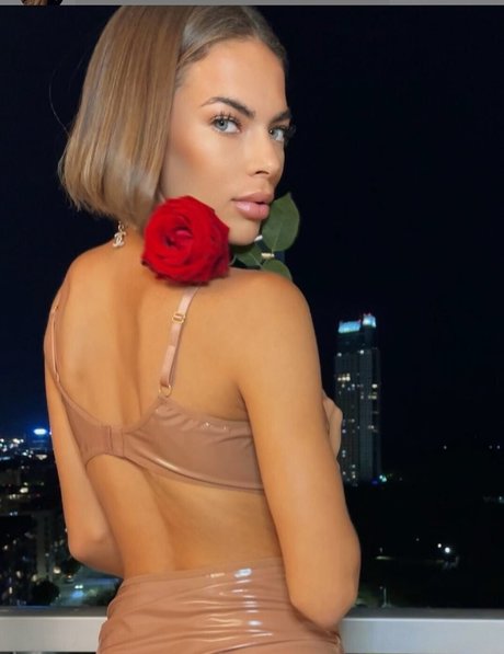 Naakte gelekte OnlyFans-foto van Naticometto