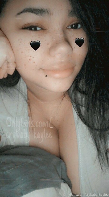 Naakte gelekte OnlyFans-foto van Crybabykaylee