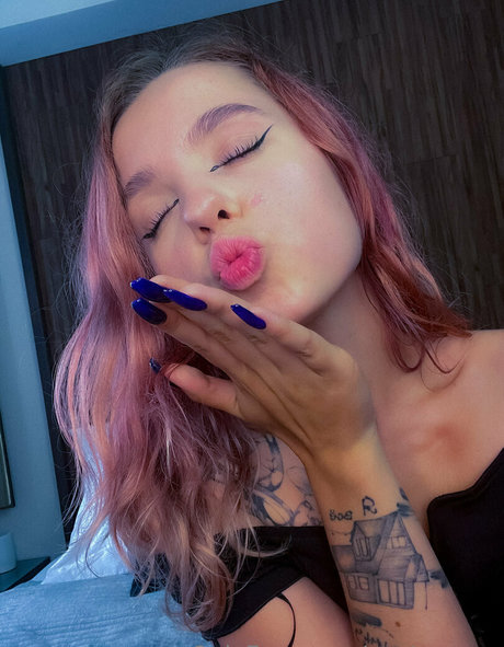 Naakte gelekte OnlyFans-foto van Nastyaazy