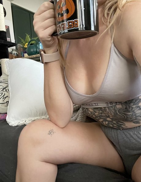 Naakte gelekte OnlyFans-foto van Abbsoluteltyabbs
