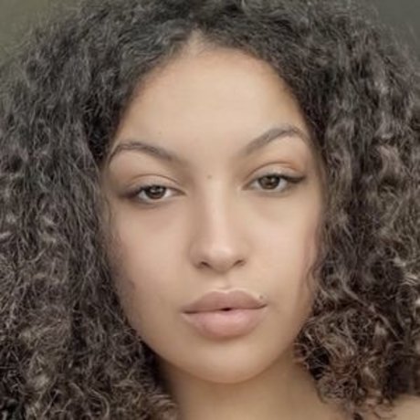 Naakte gelekte OnlyFans-foto van Baileyss