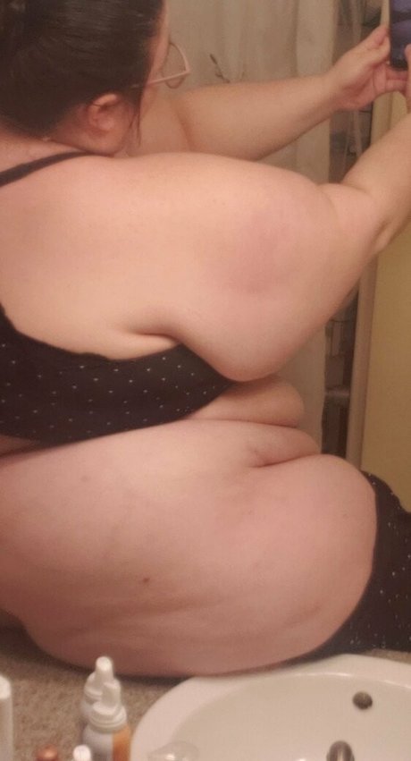 Naakte gelekte OnlyFans-foto van Veronikajade