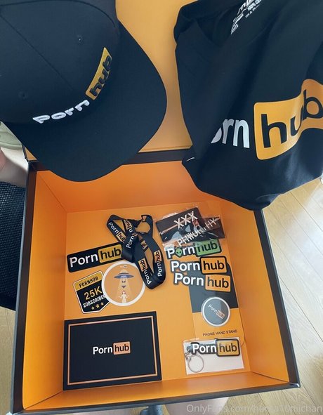Naakte gelekte OnlyFans-foto van Henta10niichan