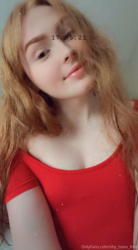 Naakte gelekte OnlyFans-foto van Shytransfree