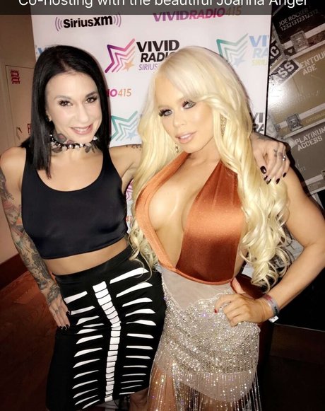 Naakte gelekte OnlyFans-foto van Nikkidelano
