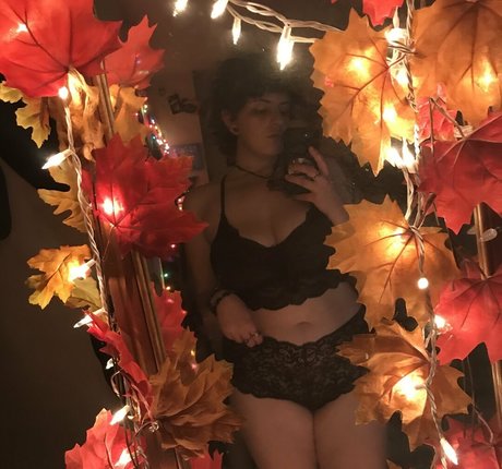 Naakte gelekte OnlyFans-foto van Crazyplantlady