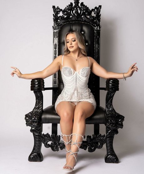 Naakte gelekte OnlyFans-foto van Peachyyj