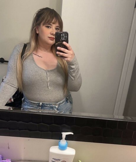 Naakte gelekte OnlyFans-foto van Kaileea Brooks