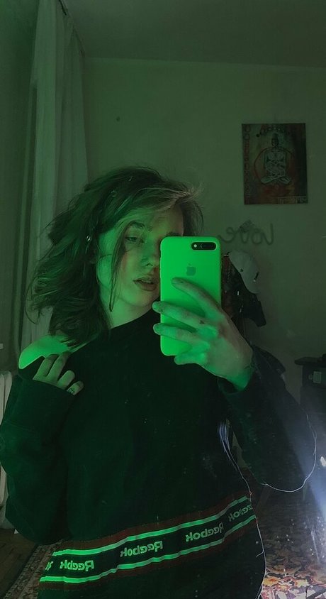 Naakte gelekte OnlyFans-foto van Lilbiii