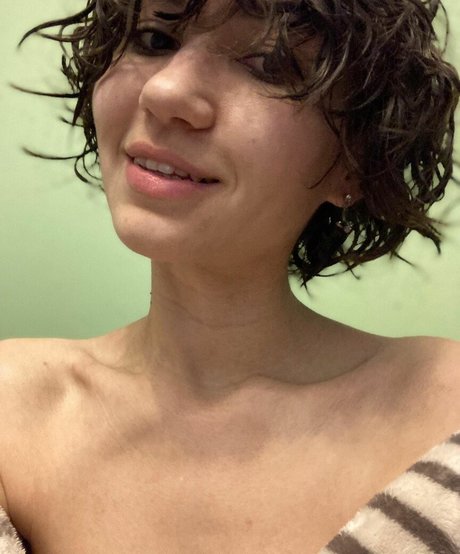 Naakte gelekte OnlyFans-foto van Adorabledina