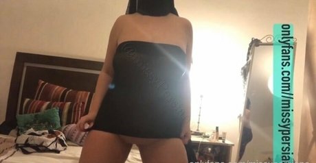 Naakte gelekte OnlyFans-foto van Persiana