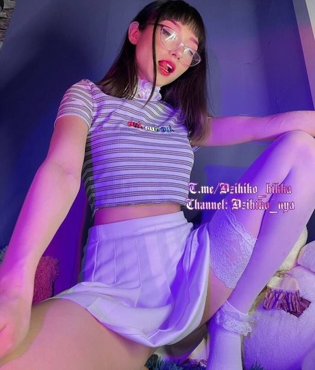 Naakte gelekte OnlyFans-foto van Dzihiko