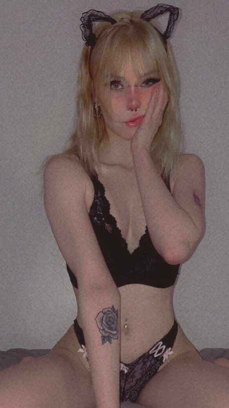 Naakte gelekte OnlyFans-foto van Cutiepiesade