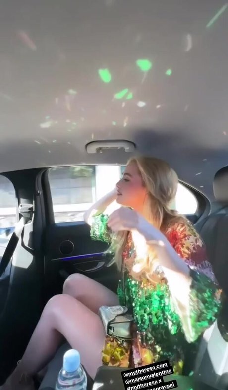Naakte gelekte OnlyFans-foto van Kathryn Newton