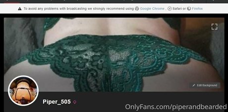 Naakte gelekte OnlyFans-foto van Piperandbearded