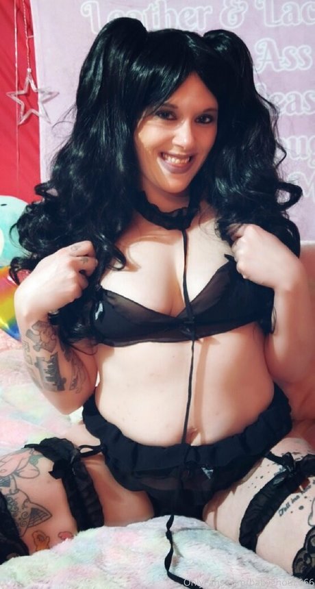 Naakte gelekte OnlyFans-foto van Babyghoul666
