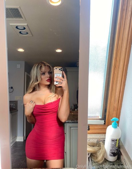 Naakte gelekte OnlyFans-foto van Itshannahsworldd