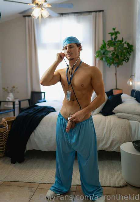 Naakte gelekte OnlyFans-foto van Aaronthekid