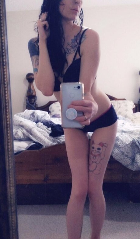 Naakte gelekte OnlyFans-foto van Cryptid