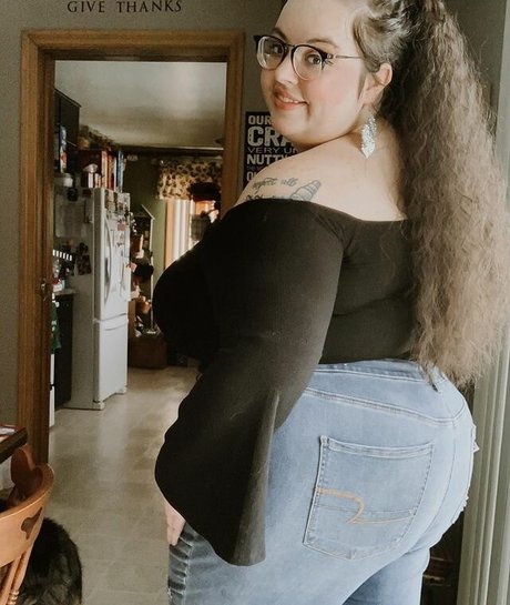 Naakte gelekte OnlyFans-foto van Ahitsnatalie