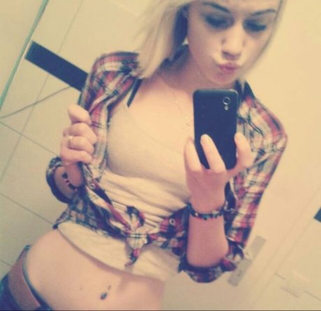 Naakte gelekte OnlyFans-foto van Ginagzuz