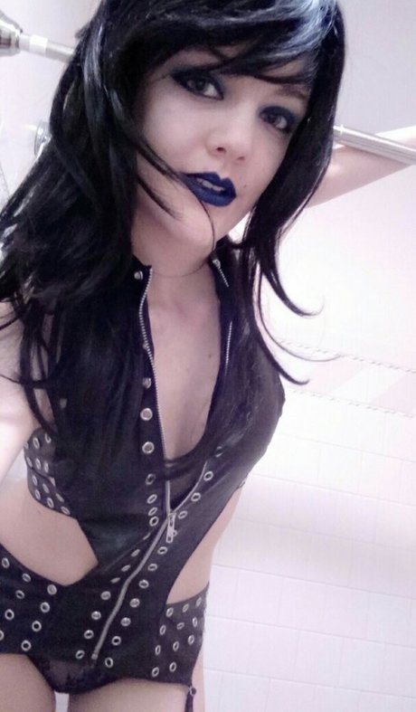 Naakte gelekte OnlyFans-foto van Mirthfulmollywhop