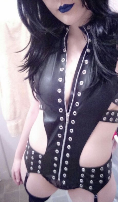 Naakte gelekte OnlyFans-foto van Mirthfulmollywhop