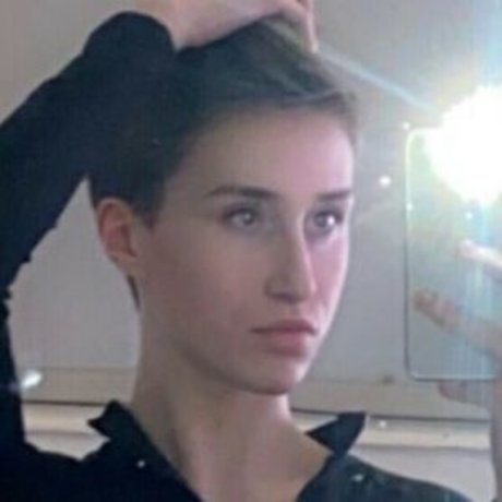 Naakte gelekte OnlyFans-foto van Harvspierce