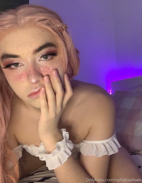 Naakte gelekte OnlyFans-foto van Opheliaafawn