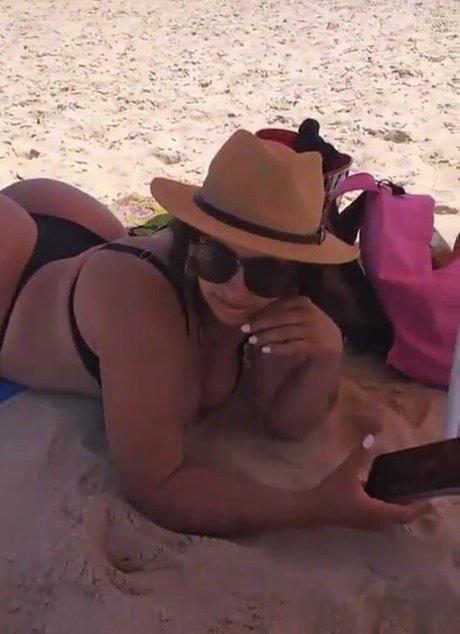 Naakte gelekte OnlyFans-foto van Aline Barreto