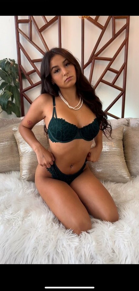 Naakte gelekte OnlyFans-foto van Samantha Frank