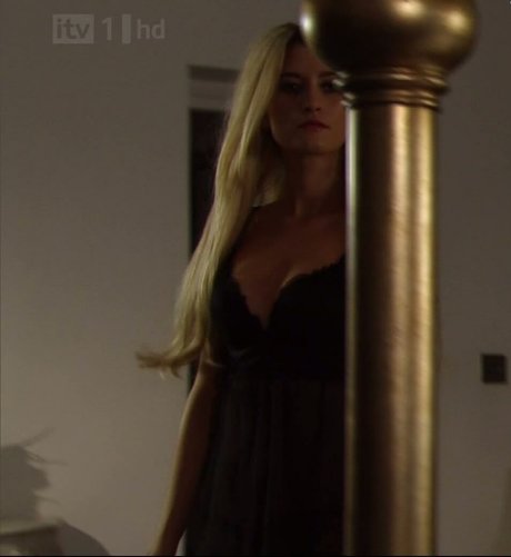 Naakte gelekte OnlyFans-foto van Emmerdales Charley Webb