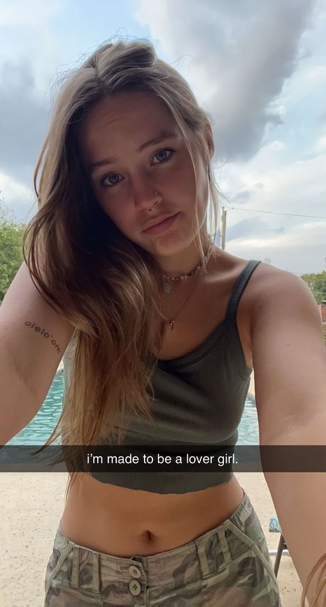 Naakte gelekte OnlyFans-foto van Peyton Coffee