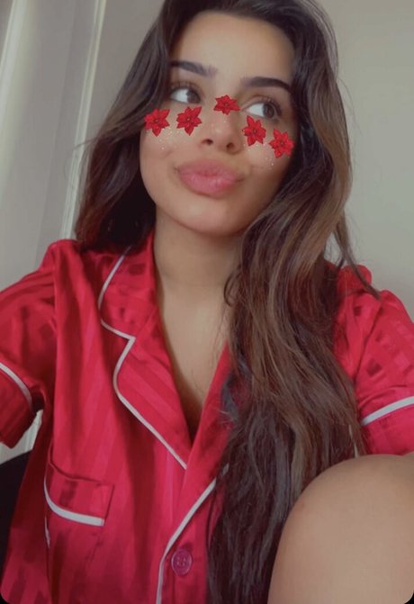 Naakte gelekte OnlyFans-foto van Celina Sharma