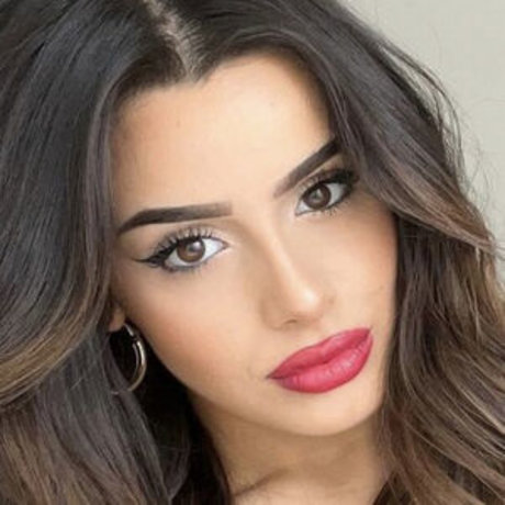 Naakte gelekte OnlyFans-foto van Celina Sharma