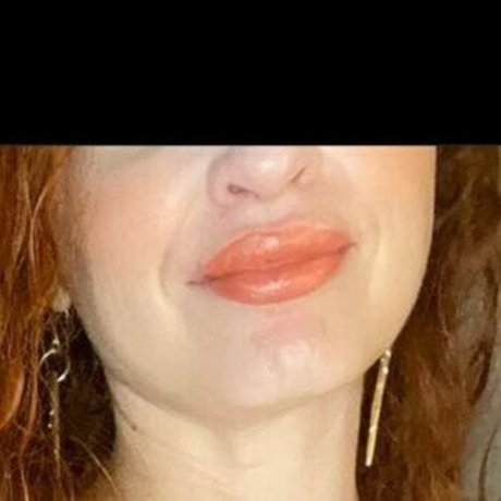 Naakte gelekte OnlyFans-foto van Therealmiadealba