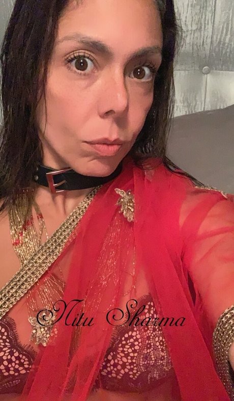 Naakte gelekte OnlyFans-foto van Nitu Sharma