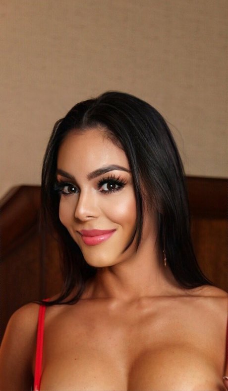 Naakte gelekte OnlyFans-foto van Nitu Sharma