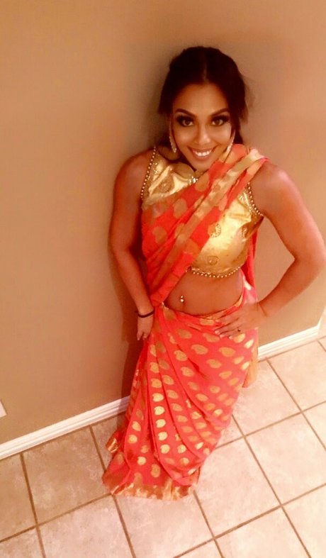 Naakte gelekte OnlyFans-foto van Nitu Sharma