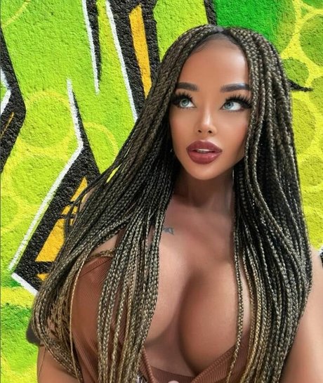 Naakte gelekte OnlyFans-foto van Martinayurukova