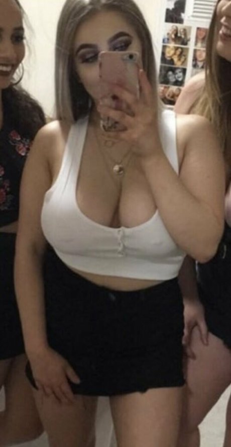 Naakte gelekte OnlyFans-foto van Allanahgrace