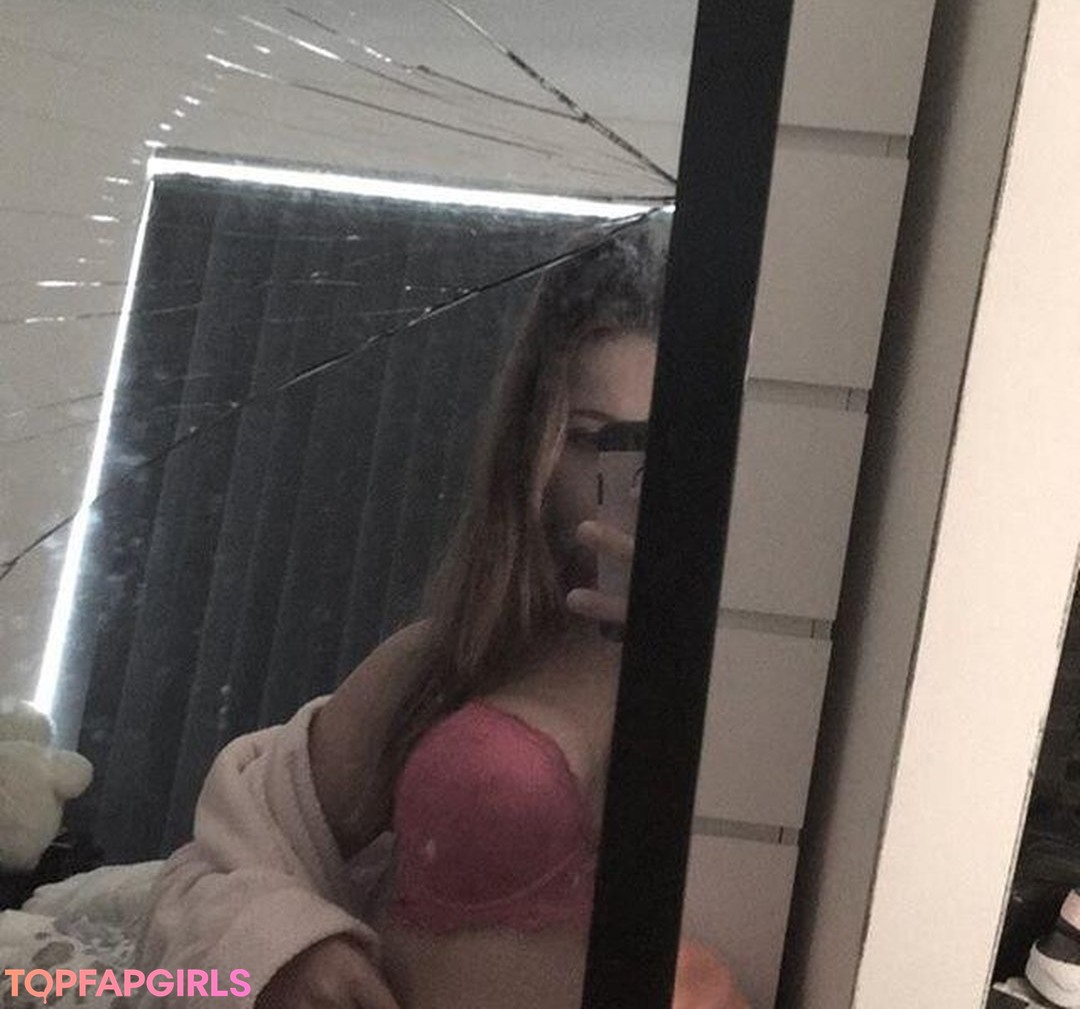 Naakte gelekte OnlyFans-foto van Glitterxkittenx #4 Naakte gelekte OnlyFans-foto van Glitterxkittenx #4